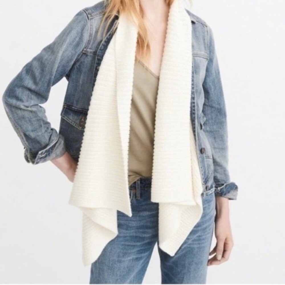 Abercrombie & Fitch Women’s Denim Jean and Knit jacket size medium! So cute!